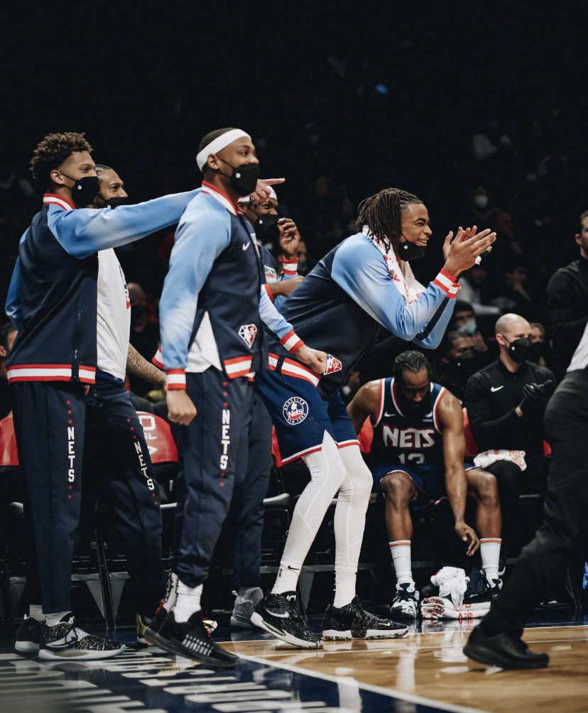 九游-包含Scout连续七场比赛得分超过赛况扑朔迷离，篮网挑战极限！的词条