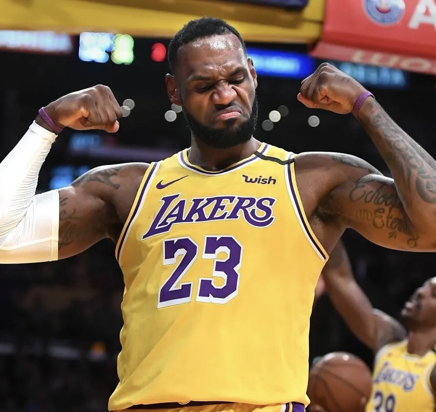 九游-包含詹姆斯连续十五场比赛得分超过连败，勇士挑战极限！的词条